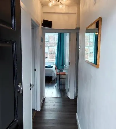 Location Location Location, Whole Apartment For You! Londra Esterno foto